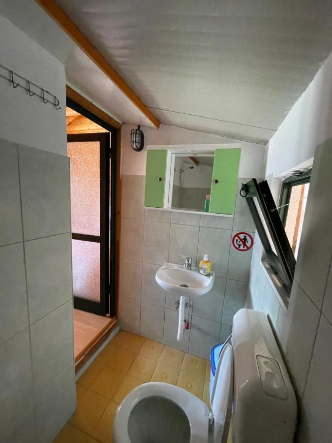 Vila Livio - Guest House Rreshen Mirdite Exteriör bild